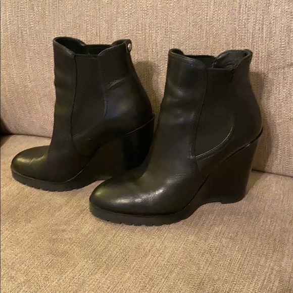 Michael Kors Thea wedge ankle boots - Picture 2 of 10